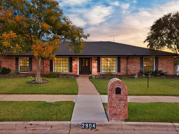 2804 Wood Wind Dr, Pantego, TX 76013