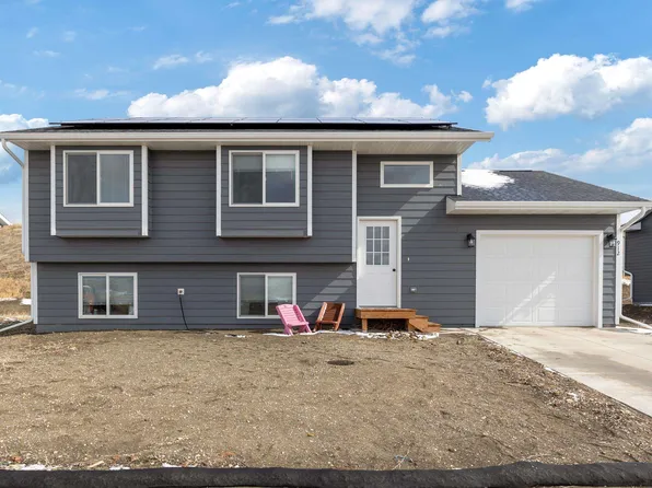 912 Bennington Dr, Box Elder, SD 57719