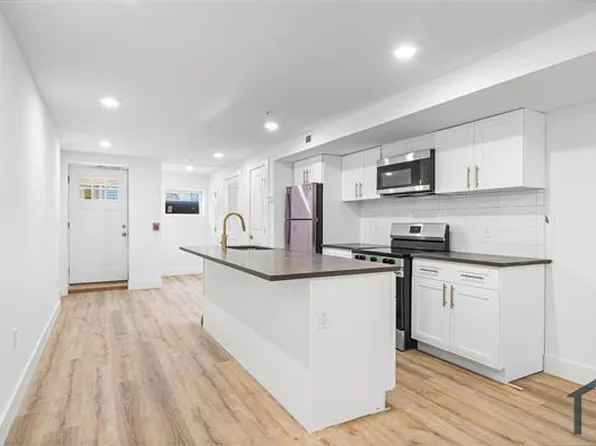 869 N 43rd St, Philadelphia, PA
