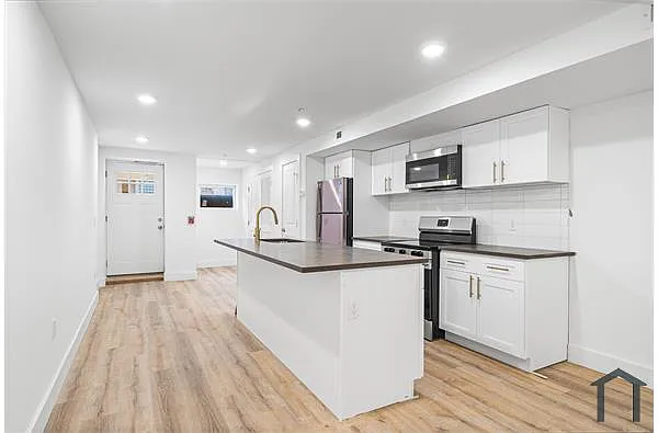 Building Photo - 869 N 43rd St #1