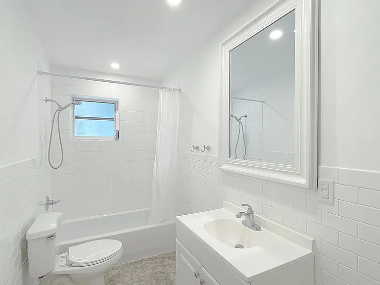 1250 NE 4th St — Photo 6