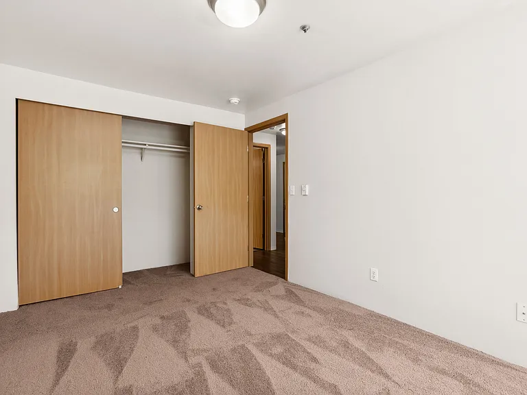 2 Bed 1 Bath - Deluxe - 902 Sq Ft 2 Bed 1 Bath - Deluxe - 902 Sq Ft