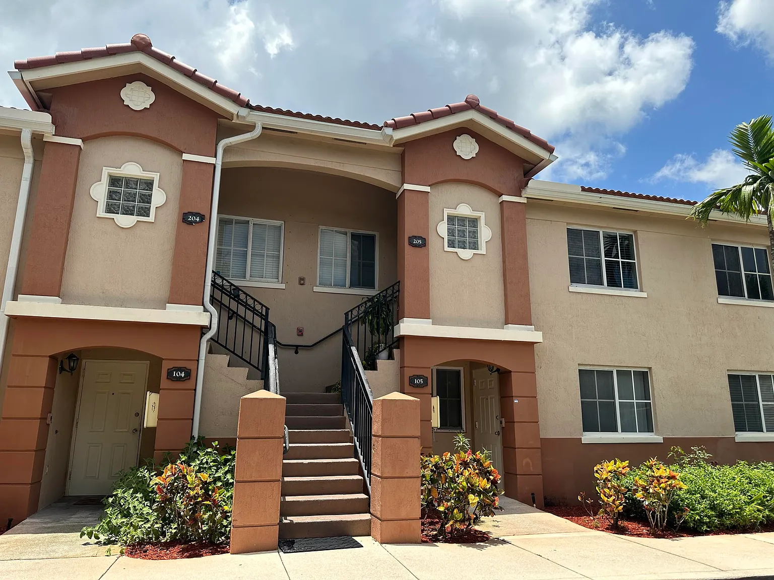 2 bed, 2.0 bath, 863 sqft, $1,850 — Photo 1