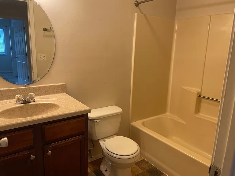 504 N Beadle Dr #C — Photo 3