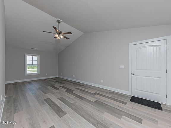 5th image of 486 Stella Road