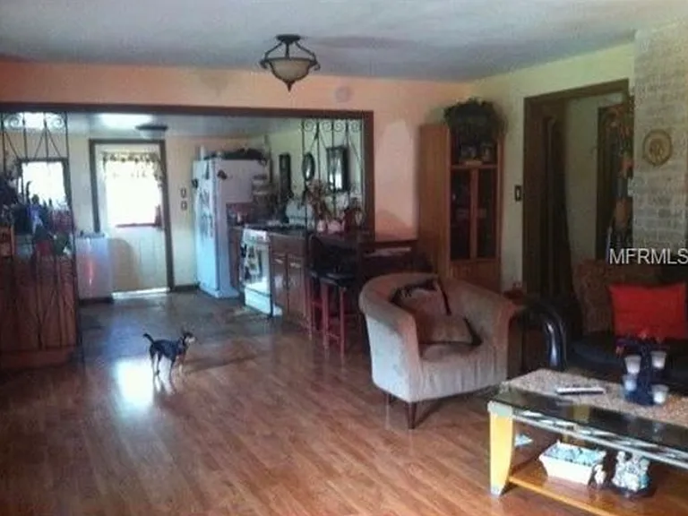 724 McKenzie St — Photo 1
