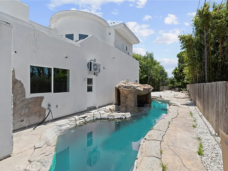 1580 San Bernardino Pl — Photo 36