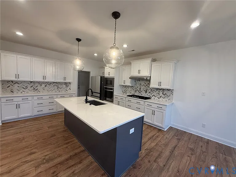 7048 Dunton Rd — Photo 10