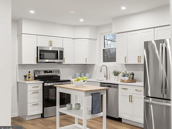 3rd image of 4404 Miller Rd