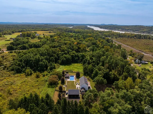 628 State Route 9J, Stuyvesant, NY 12173