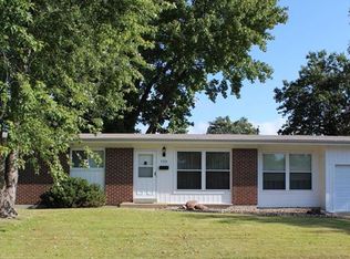 755 Crabapple Ln, Florissant, MO