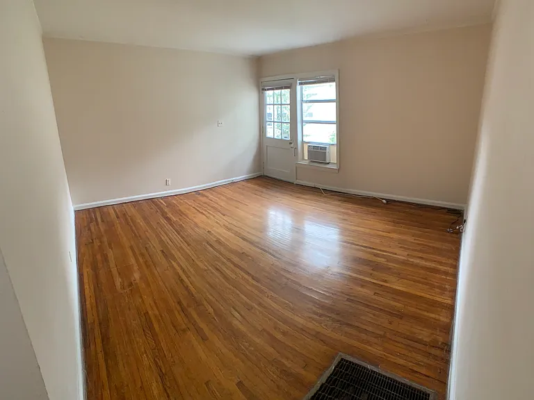 912 Oxmoor Rd — Photo 35