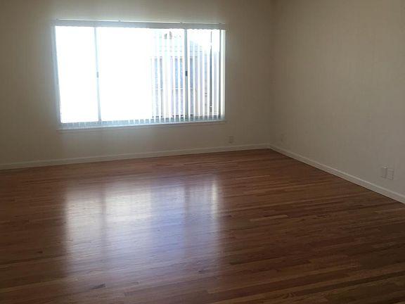 3rd image of 1901 Chestnut St APT 12
