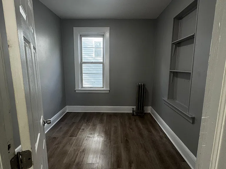 75 Chelsea Ave — Photo 11