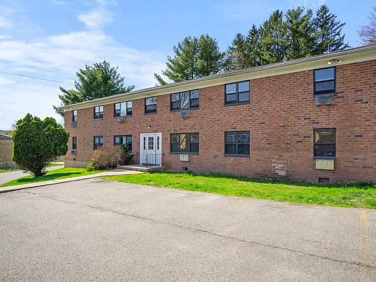 1 & 2 Bedroom - Heat & Hot Water Included - From $1,299 - Save Hundreds Each Season — Photo 8