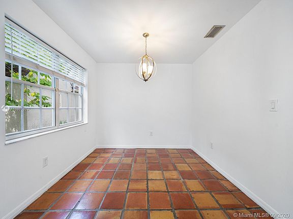 3rd image of 2918 Bird Ave #9