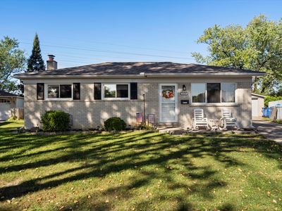 29379 Newport Dr, Warren, MI, 48088