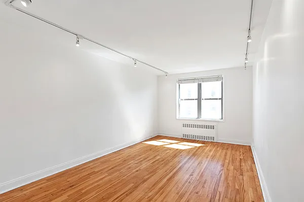 Rented by Modern Spaces | media 11