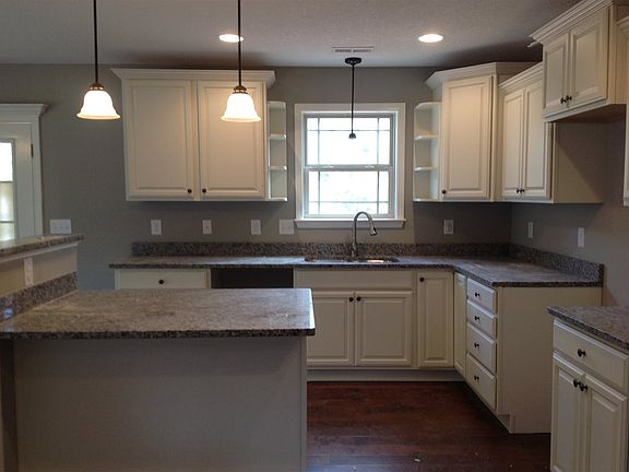 3rd image of 805 Grandby Ct