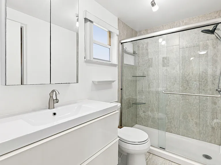 950 Hillcrest Dr #507 — Photo 4