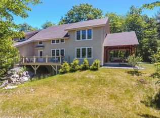 12 Red Paint Rd, Manchester, ME 04351