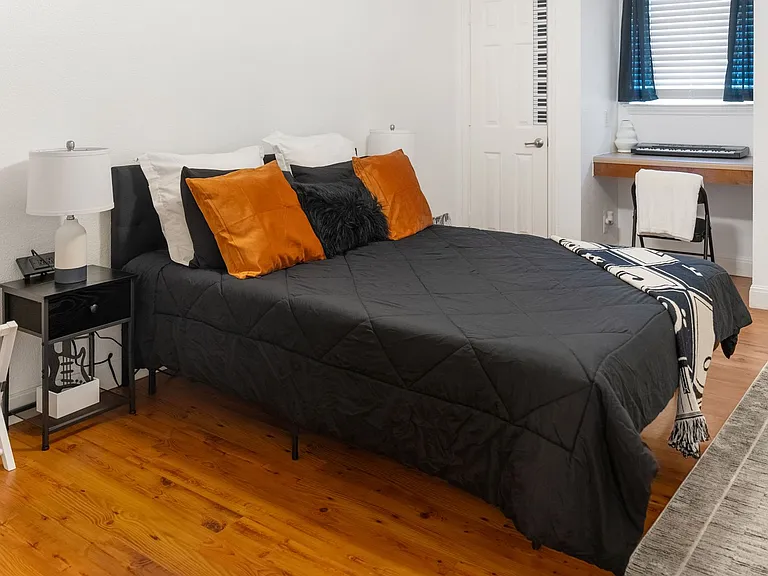 4306 Avenue A #106 — Photo 3