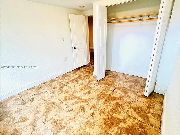 410 Pinecrest Dr — Photo 5