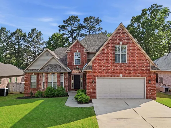 121 Lily Dr, Maumelle, AR 72113