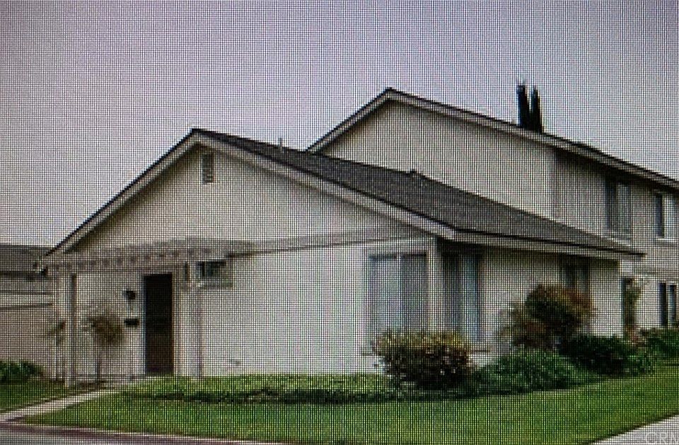 1st image of 250 Carriage Dr APT B