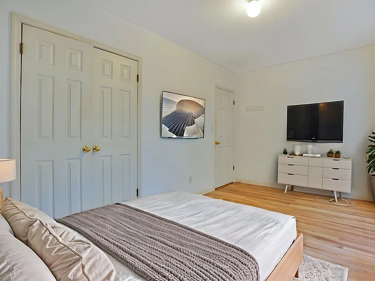 403 Bloomfield St #3 — Photo 4