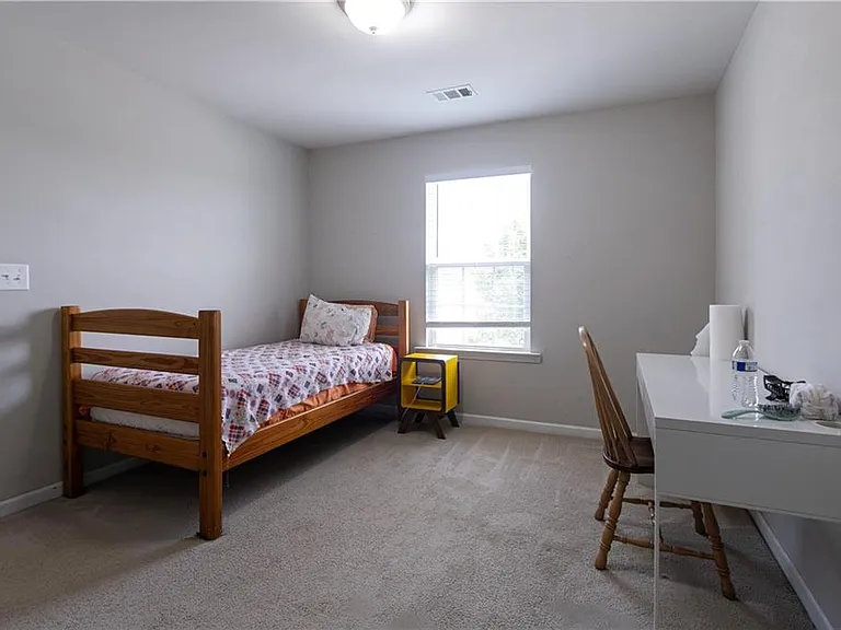 302 Pebblestone Ln — Photo 19