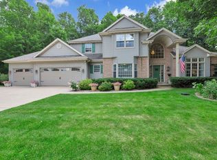 515 Bosworth Ln, Neenah, WI 54956
