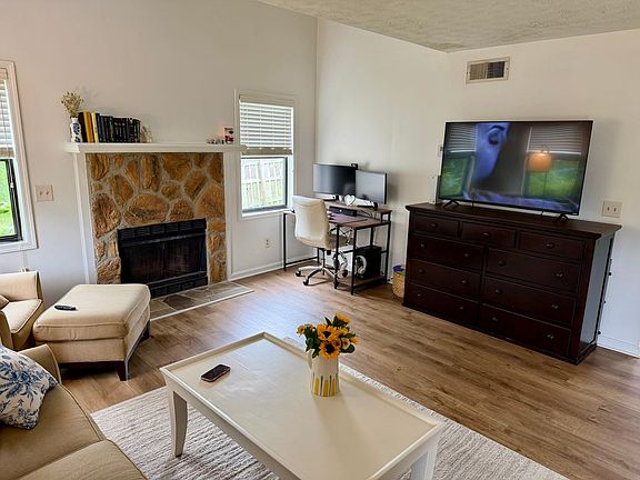 4th image of 1825 Wire Rd APT 3
