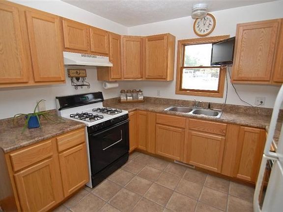 2nd image of 7944 88th St