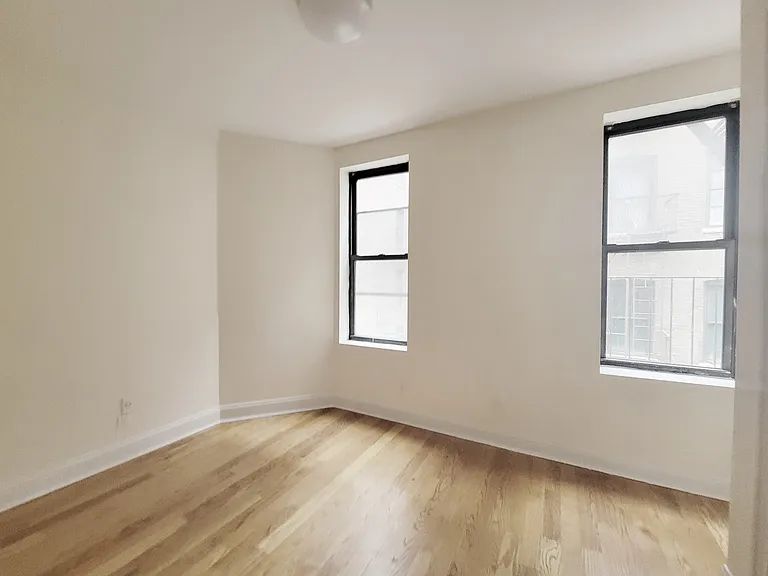 3147 Broadway #19 — Photo 4