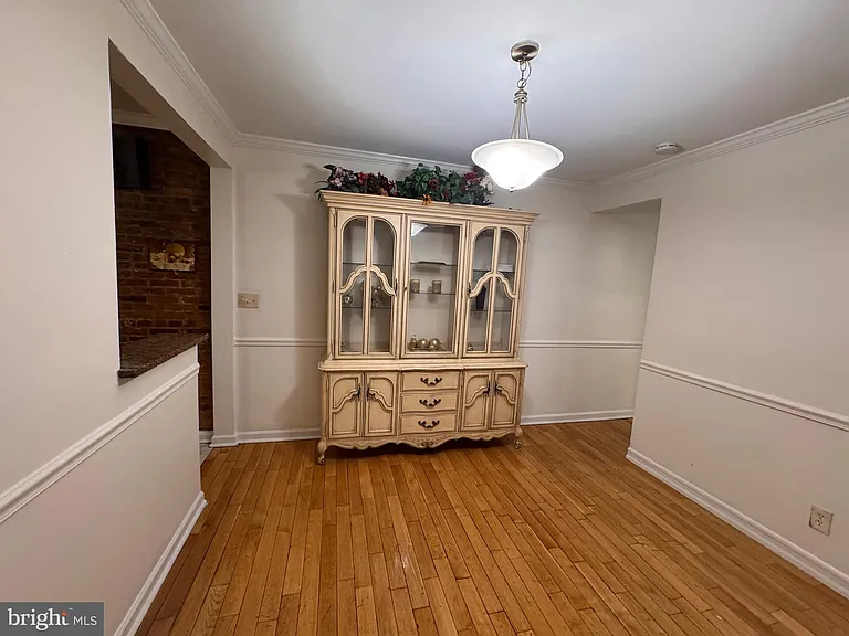 1009 W Fayette St — Photo 6