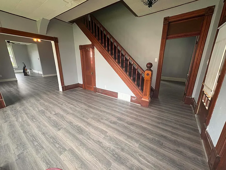 210 E 3rd St — Photo 5