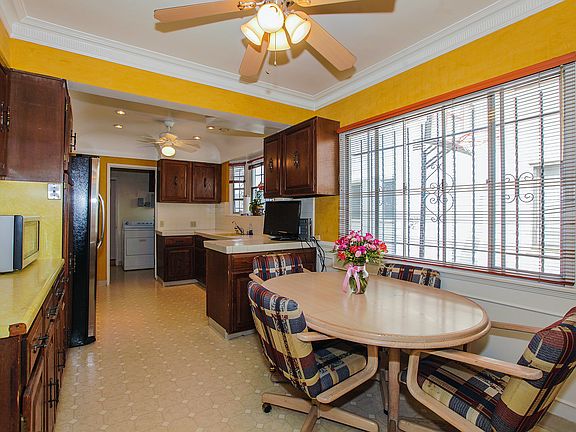 5th image of 219 S Formosa Ave