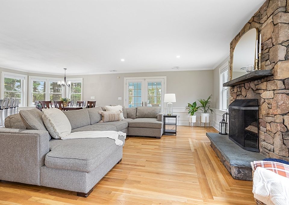 112 Pleasant St, Ayer, MA 01432 Zillow