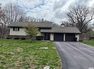 1207 Roosevelt Rd, Taylorville, IL 62568