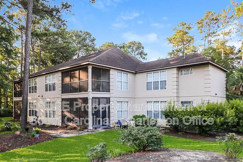 208 Pipers Ln #208