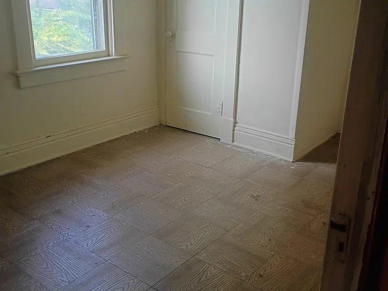 116 Westminster Ave — Photo 12