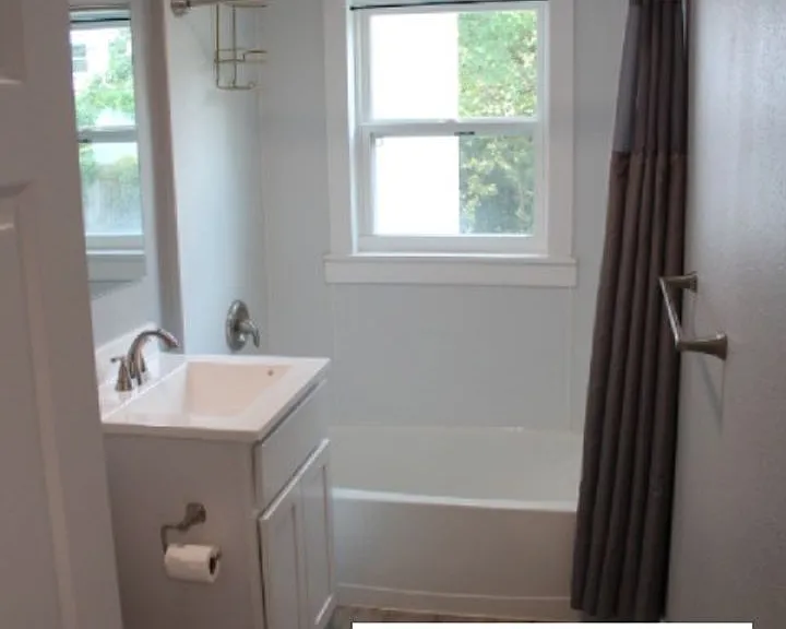 708 Houchin St — Photo 16