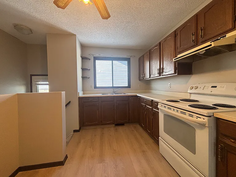 67 Castledale Way NE — Photo 3