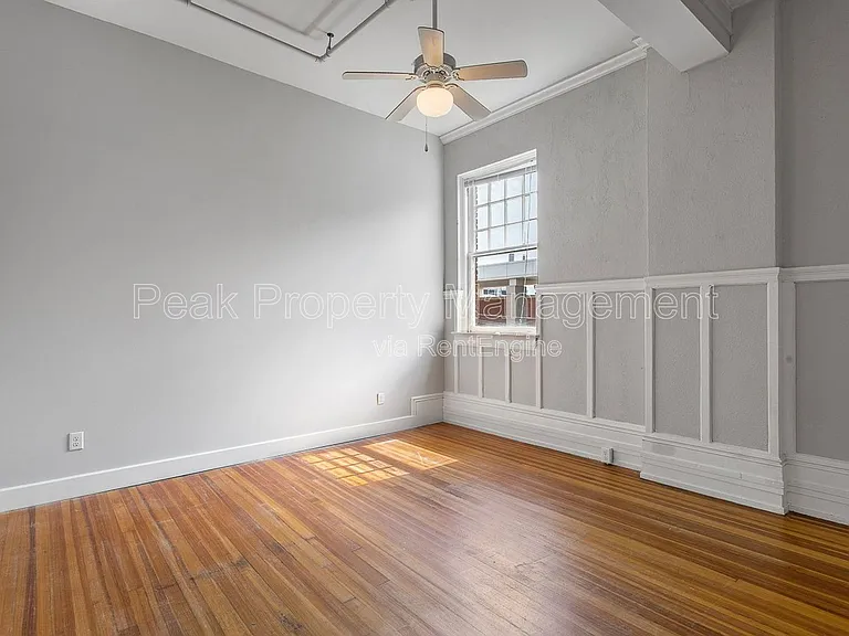 220 E Marshall St #32 — Photo 8