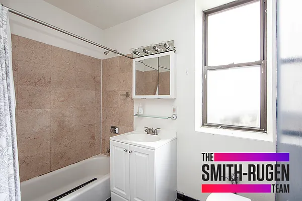 Rented by R New York | media 11