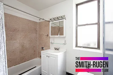 Rented by R New York