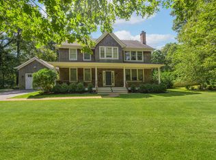 20 Bay Woods Dr, Hampton Bays, NY 11946