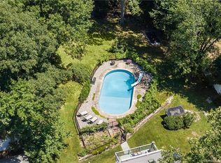 59 Winesap Rd, Stamford, CT 06903