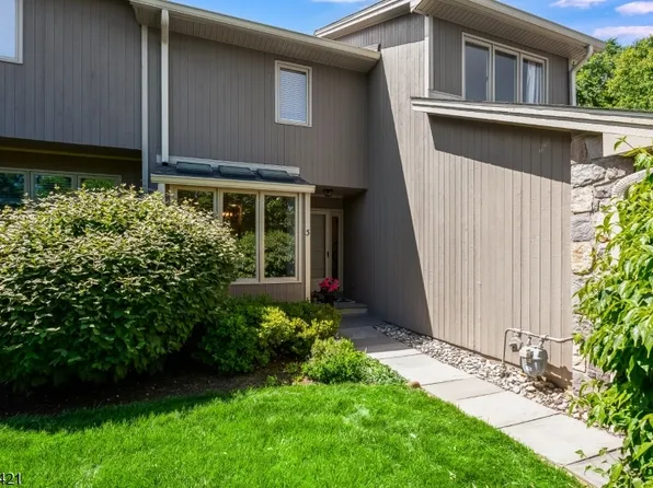 3 Carswell Ct, Bernards Twp., NJ 07920